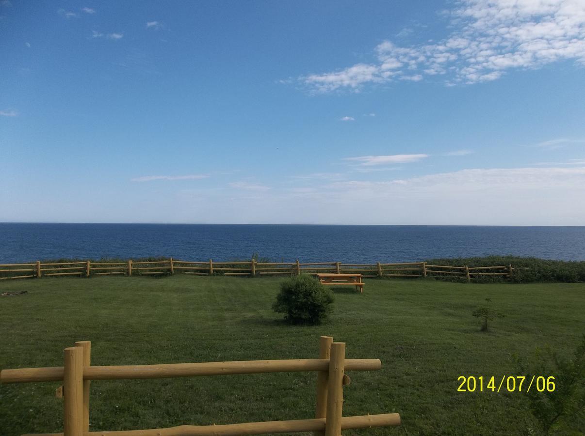 Les Chalets Brise-De-Mer Sainte-Therese-de-Gaspe Ngoại thất bức ảnh