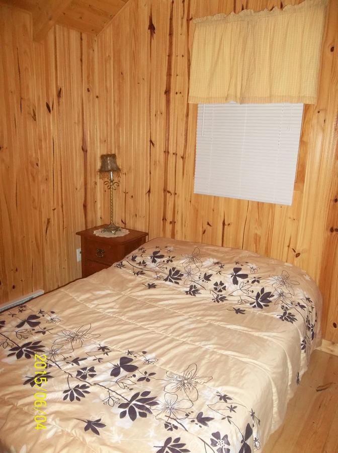 Les Chalets Brise-De-Mer Sainte-Therese-de-Gaspe Ngoại thất bức ảnh