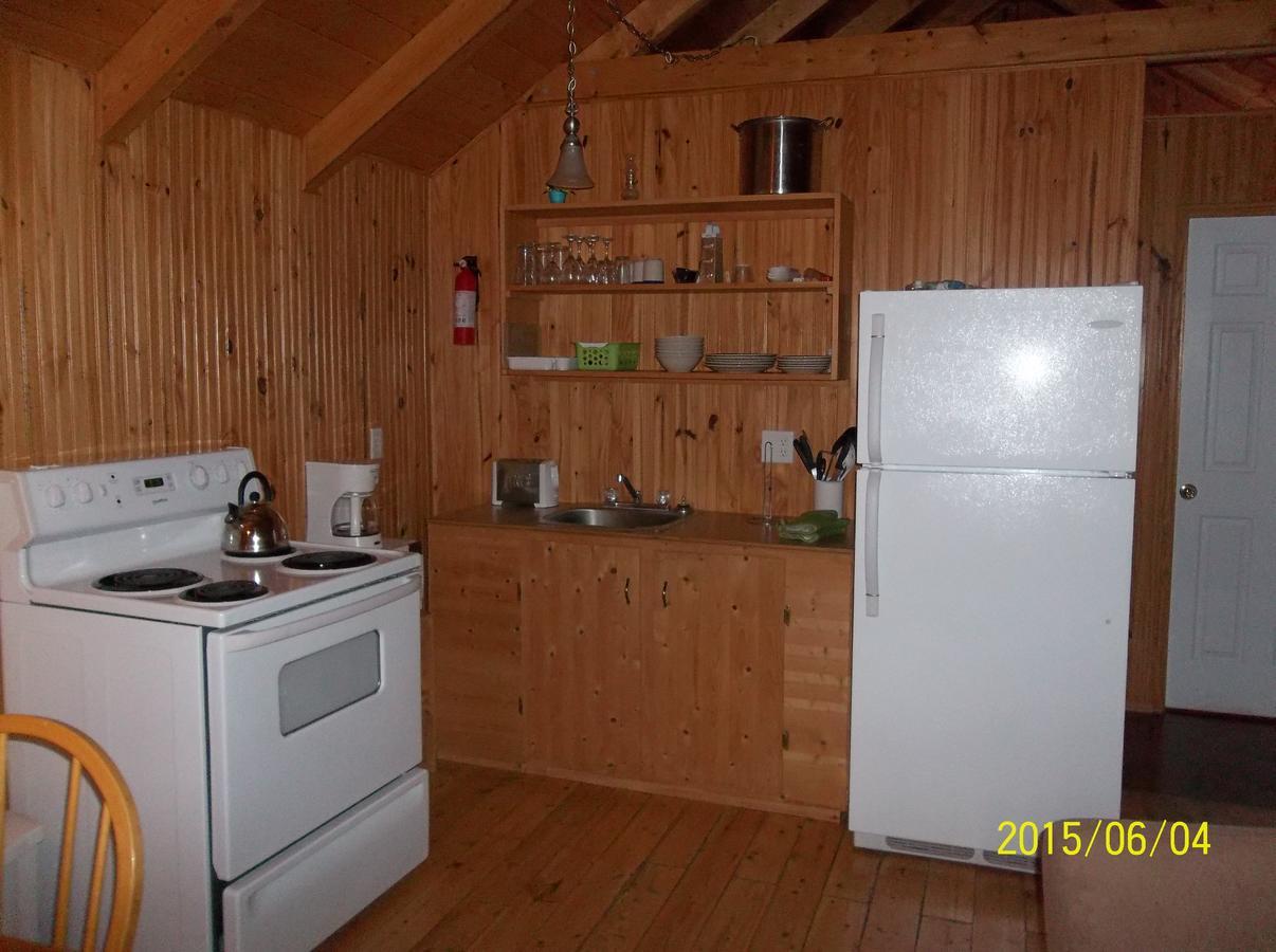 Les Chalets Brise-De-Mer Sainte-Therese-de-Gaspe Ngoại thất bức ảnh